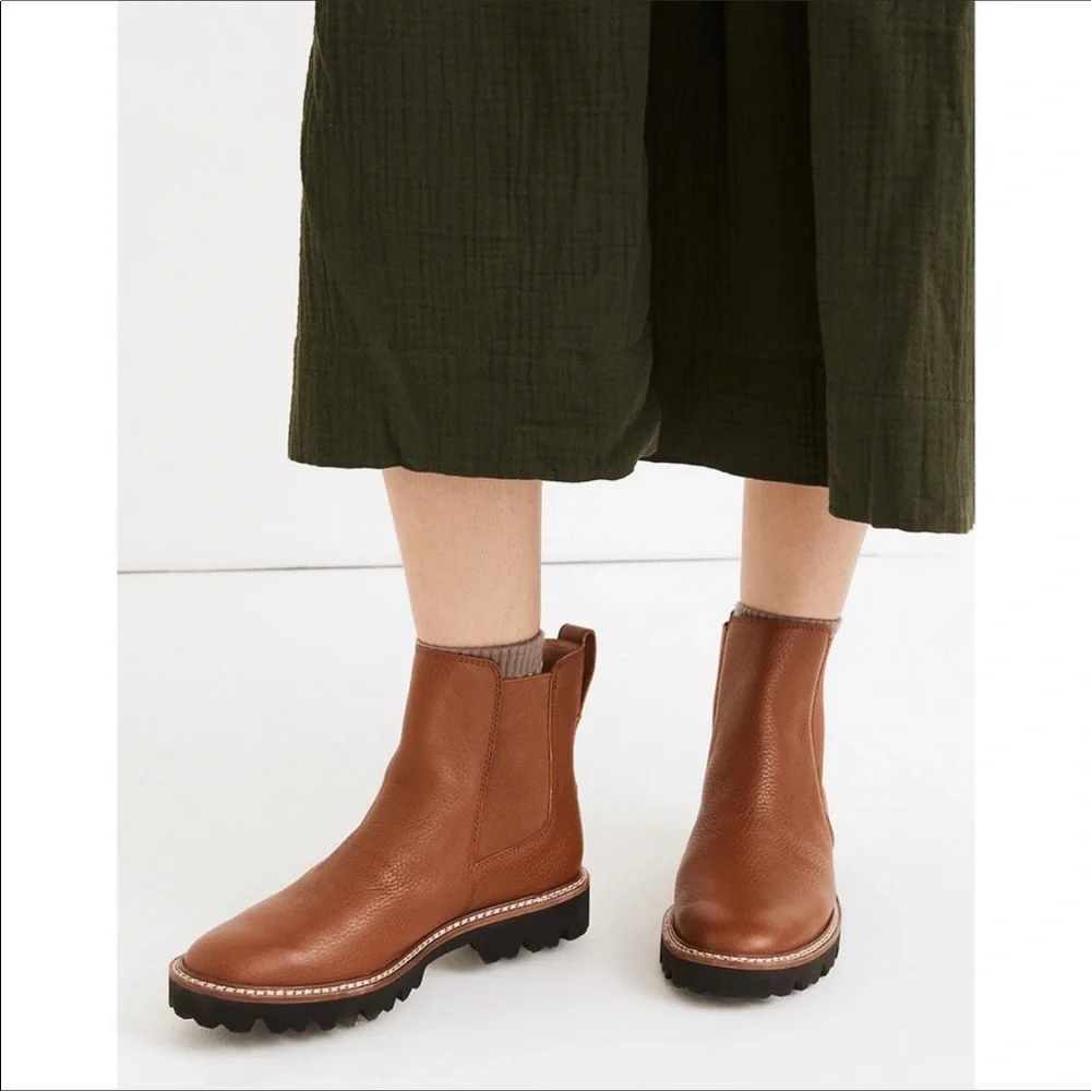 Madewell The Citywalk Lugsole Chelsea Boot In Leather English Saddle
